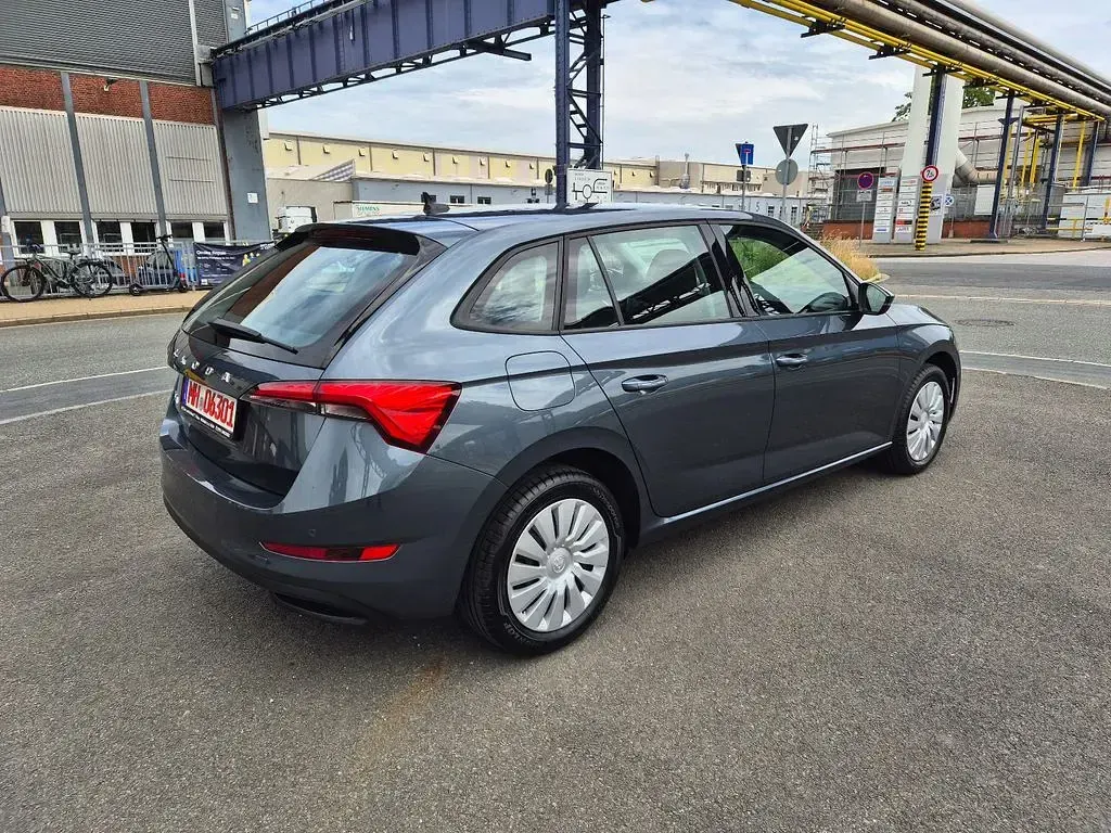 Gebraucht Skoda Scala Cool Plus 95 PS (69 kW) 2022 Grau Kleinwagen