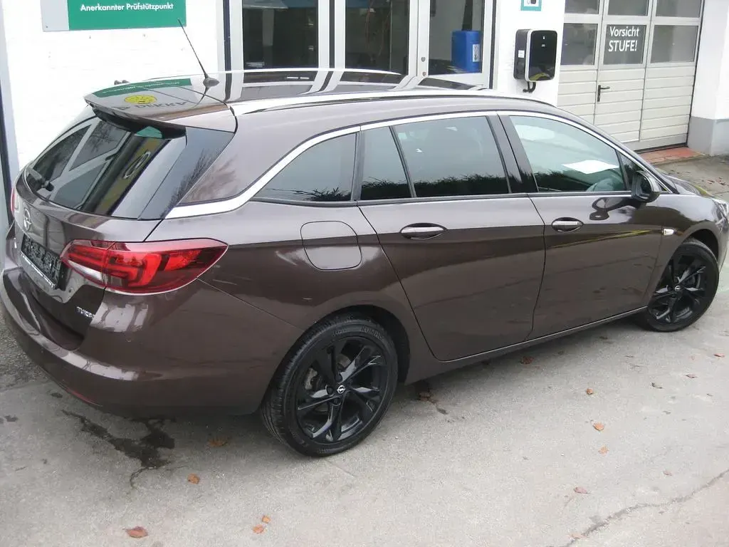 Gebraucht Opel Astra Active 150 PS (110 kW) 2018 Braun Kombi