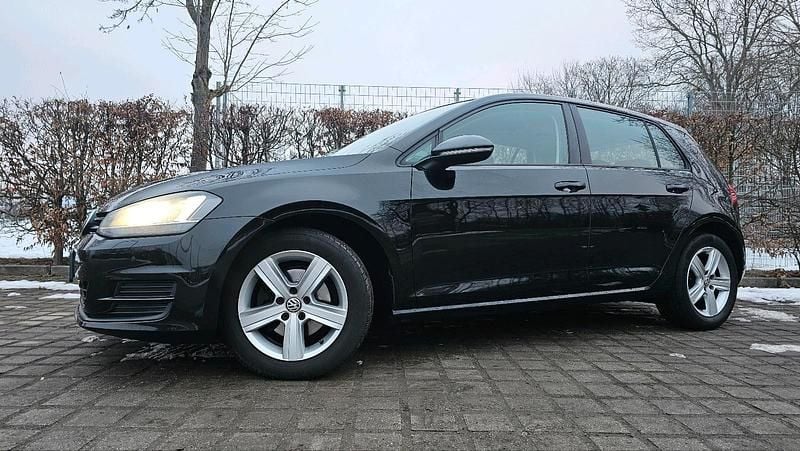 Schwarz Gebraucht 2013 VW Golf Limousine | 6.979 € (Fairer Preis) - Bild 1/4