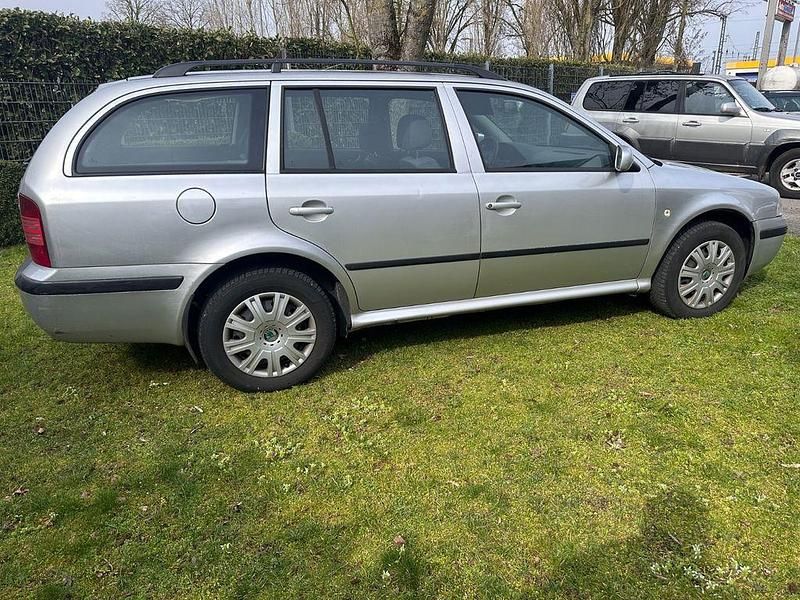 Gebraucht Skoda Octavia Tour 101 PS (74 kW) 2005 Silber Kombi