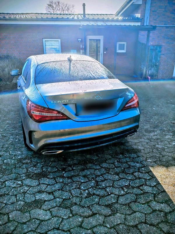 Gebraucht Mercedes CLA200 AMG line 136 PS (100 kW) 2018 Grau Coupé