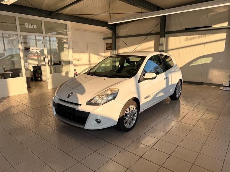Weiß Gebraucht 2011 Renault Clio III Dynamique Kleinwagen | 2.650 € (Guter Preis) - Bild 1/4