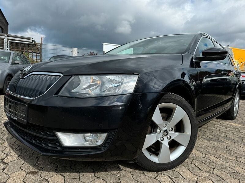 Schwarz Gebraucht 2013 Skoda Octavia Elegance Limousine | 3.999 € (Teuer) - Bild 1/4