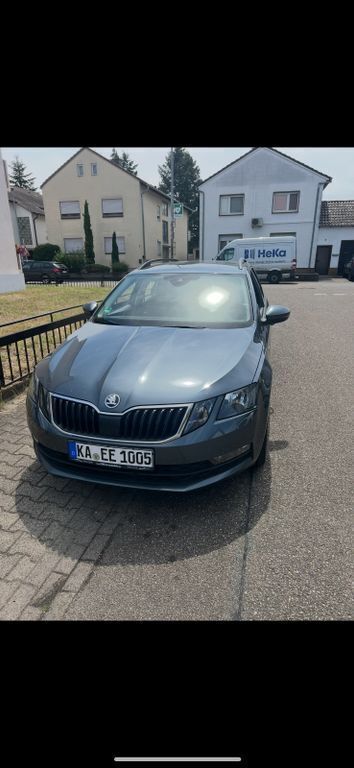 Grün Gebraucht 2020 Skoda Octavia Ambition Kombi | 14.500 € (Guter Preis) - Bild 1/4