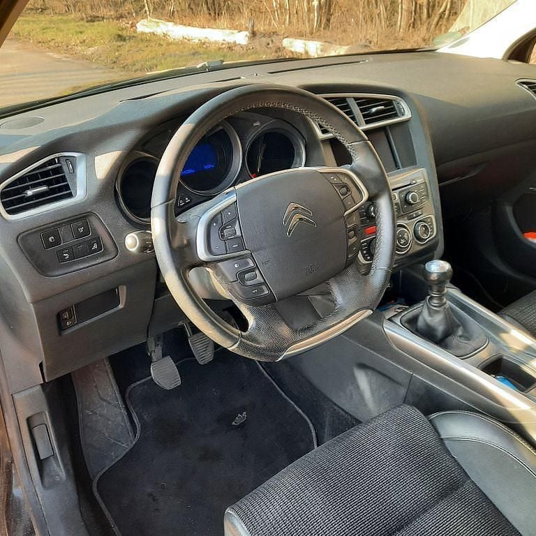 Gebraucht Citroën C4 111 PS (81 kW) 2013 Schwarz Limousine