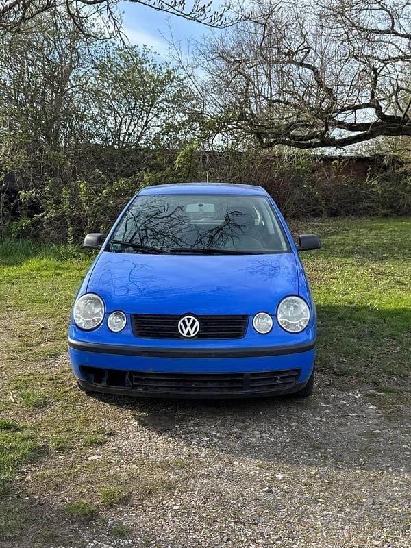 Gebraucht VW Polo 64 PS (47 kW) 2004 Blau Kleinwagen