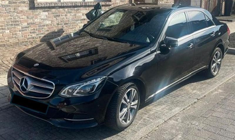 Second-hand Mercedes E300 Edition 231 CP (169 kW) 2017 Negru Berlinǎ