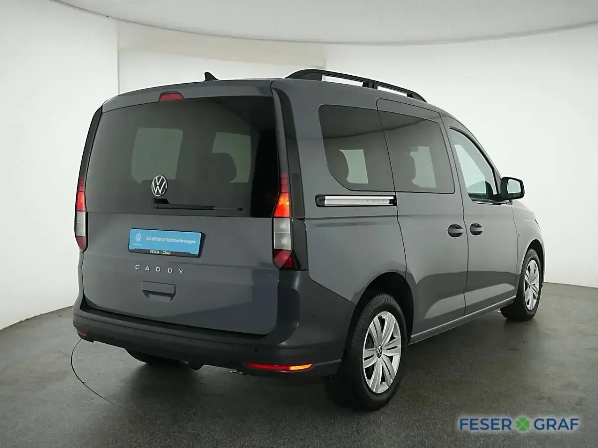 Gebraucht VW Caddy Basis 122 PS (89 kW) 2022 Pure grey Van / Kleinbus