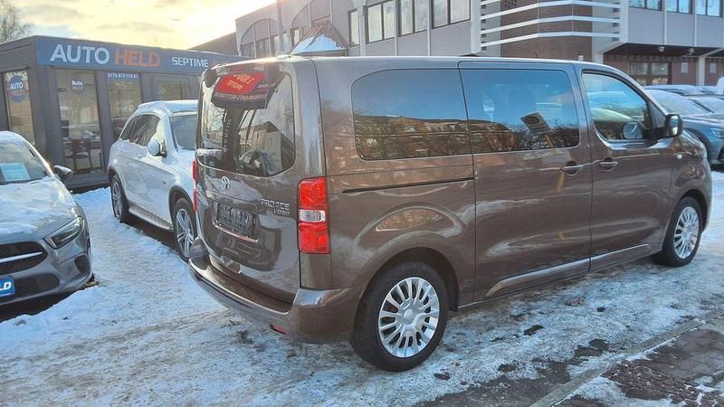 Gebraucht Toyota Proace Verso 177 PS (130 kW) 2024 Braun Kombi
