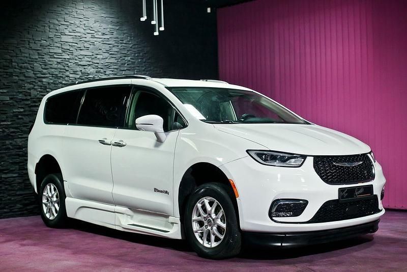 Gebraucht Chrysler Pacifica 291 PS (214 kW) 2021 Weiß Van / Kleinbus