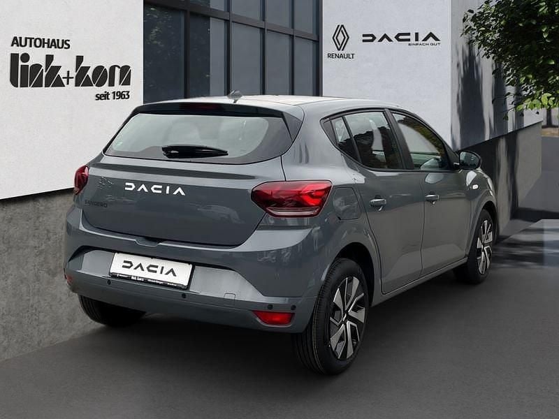 Neu Dacia Sandero Expression 91 PS (66 kW) 2025 Grau Kleinwagen