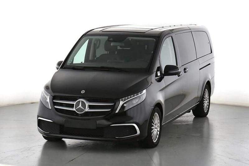 Obsidianschwarz metallic Gebraucht 2023 Mercedes V300 Avantgarde Edition Van / Kleinbus | 54.950 € (Superpreis) - Bild 1/4