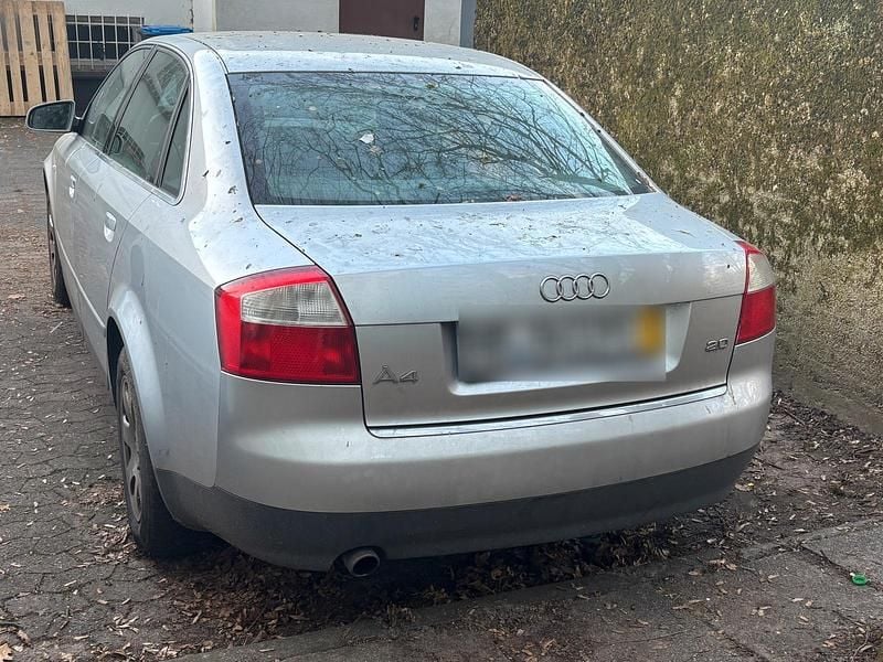 Gebraucht Audi A4 131 PS (96 kW) 2001 Silber Limousine