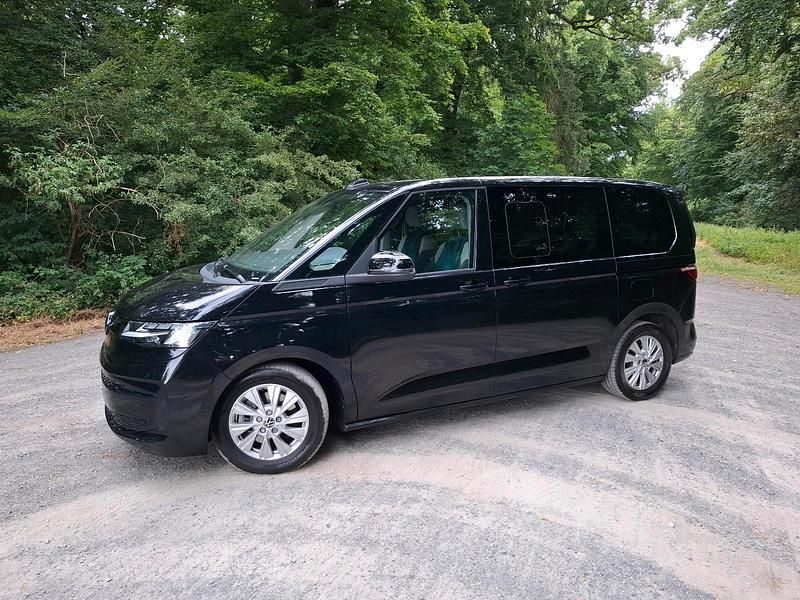 Second-hand VW Multivan 216 CP (158 kW) 2022 Negru Monovolum