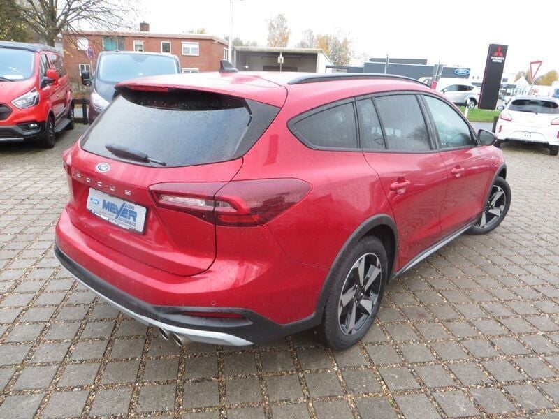 Gebraucht Ford Focus Active X 125 PS (91 kW) 2024 Fantastic red tc (metallic) Kombi
