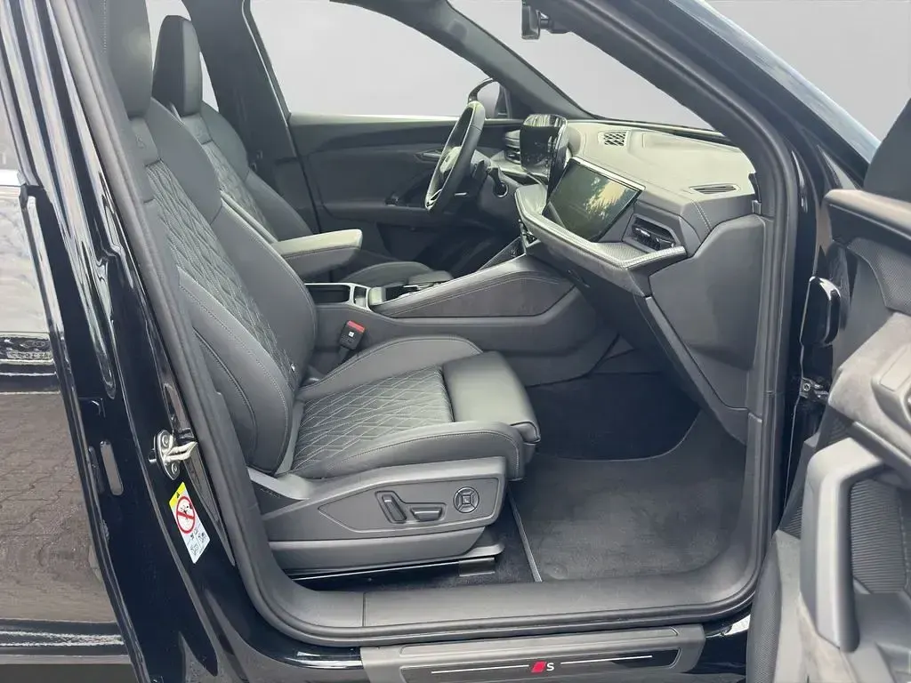 Gebraucht Audi SQ5 Ambiente 367 PS (269 kW) 2025 Schwarz SUV