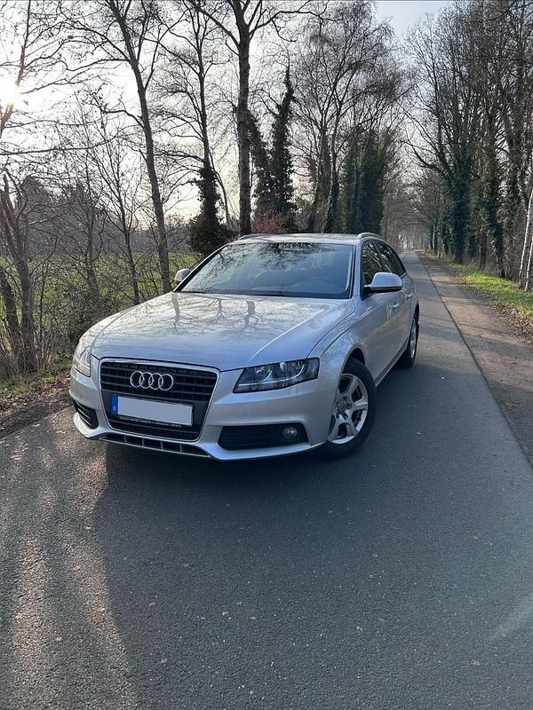 Silber Gebraucht 2009 Audi A4 Kombi | 5.290 € (Guter Preis) - Bild 1/4