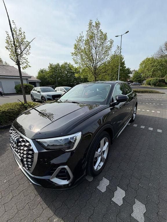 Second-hand Audi Q3 S-Line 150 CP (110 kW) 2022 Negru SUV
