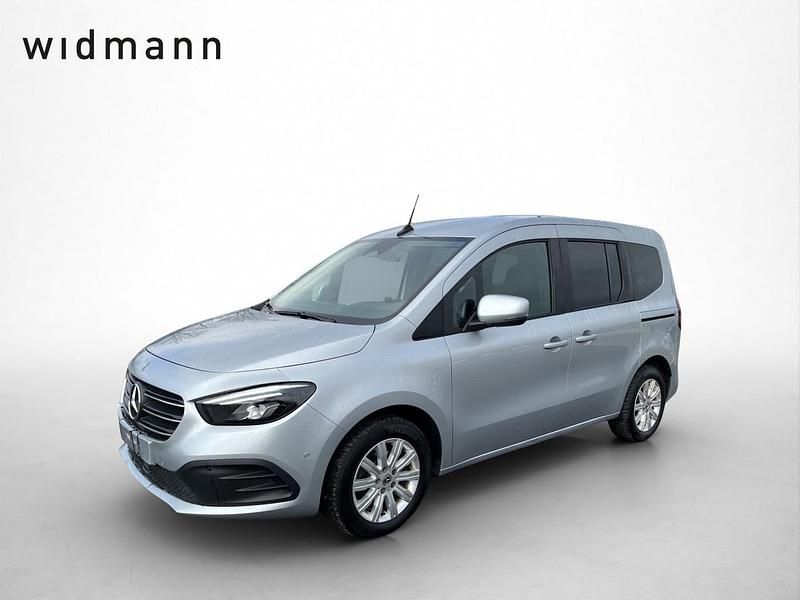 Helvinsilber metallic Gebraucht 2022 Mercedes T180 Van / Kleinbus | 21.850 € (Guter Preis) - Bild 1/4