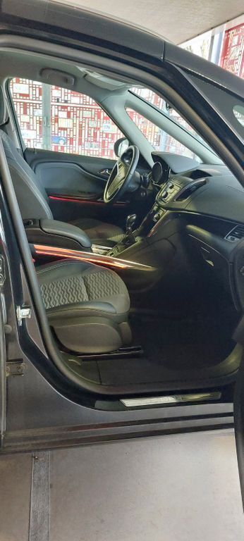 Schwarz Gebraucht 2014 Opel Zafira Tourer Active Van / Kleinbus | 8.500 € (Fairer Preis) - Bild 1/4