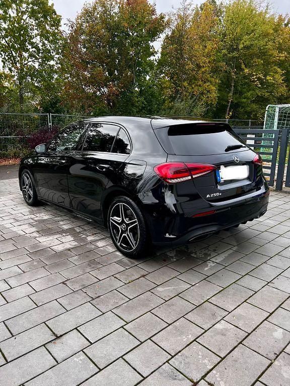 Gebraucht Mercedes 250 218 PS (160 kW) 2021 Schwarz Limousine