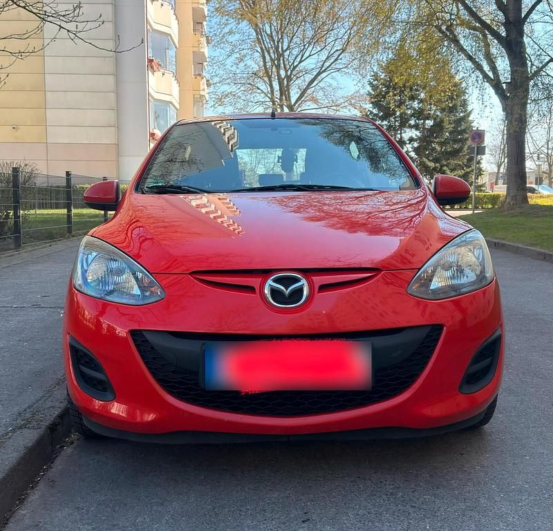 Second-hand Mazda 2 75 CP (55 kW) 2011 Roșu Hatchback