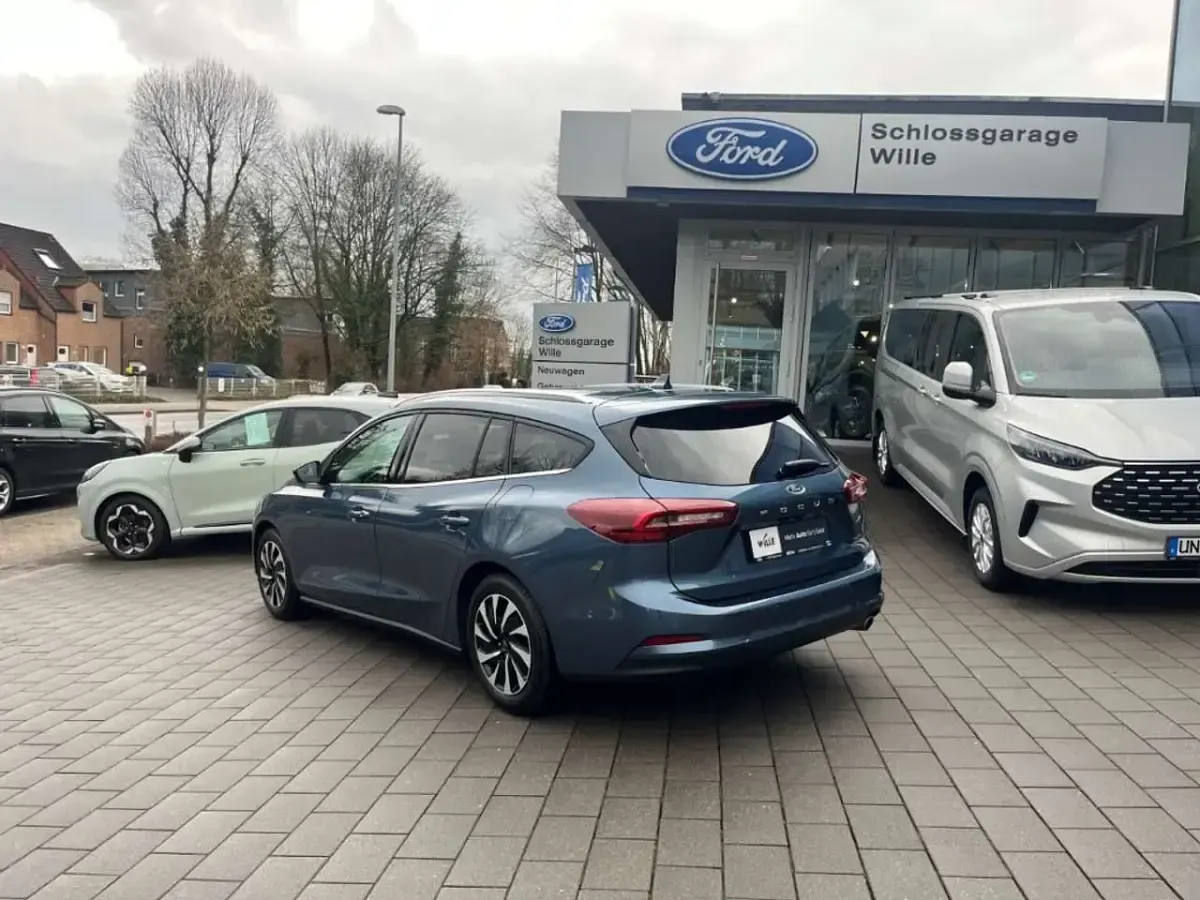 Gebraucht Ford Focus Titanium X 116 PS (85 kW) 2025 Chromablau metallic Kombi
