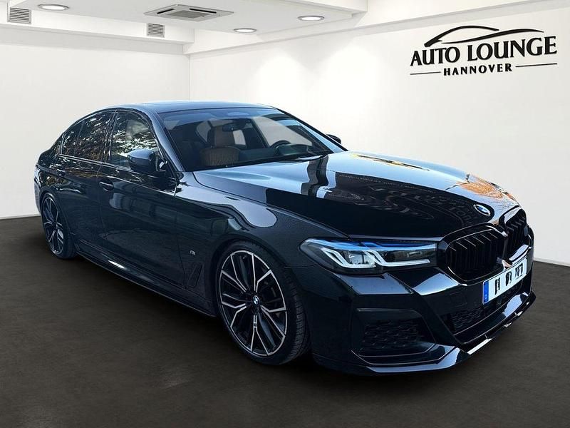 Saphirschwarz Gebraucht 2022 BMW 540 M Sport Limousine | 49.990 € (Teuer) - Bild 1/4