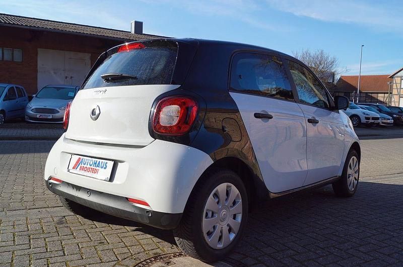 Gebraucht Smart ForFour 90 PS (66 kW) 2019 Schwarz Kleinwagen