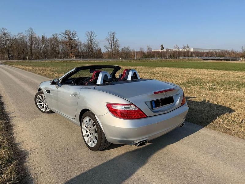 Gebraucht Mercedes SLK250 204 PS (150 kW) 2011 Silber Cabrio