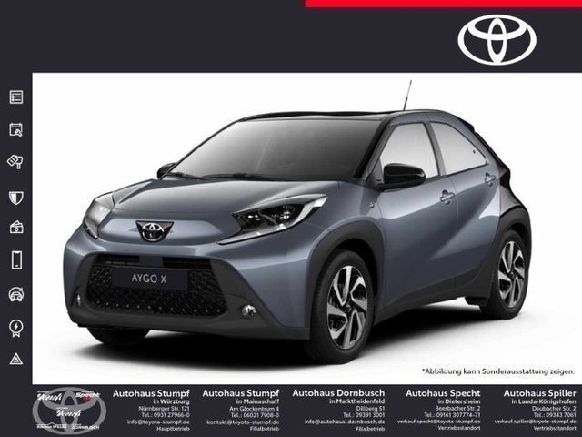 Urban khaki / schwarz Neu 2024 Toyota Aygo Team Kleinwagen | 17.990 € - Bild 1/1