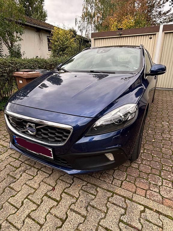 Blau Gebraucht 2014 Volvo V40 CC Ocean Race Kombi | 13.950 € (Fairer Preis) - Bild 1/4