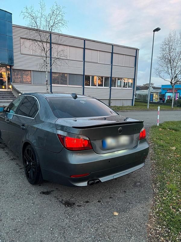 Gebraucht BMW 525 177 PS (130 kW) 2004 Grau Limousine
