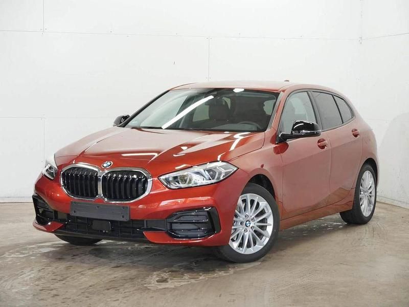 Orange Gebraucht 2024 BMW 118 Sport Line Kleinwagen | 24.440 € (Fairer Preis) - Bild 1/4
