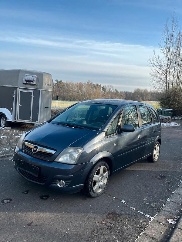 Grün Gebraucht 2009 Opel Meriva Van / Kleinbus | 1.299 € (Superpreis) - Bild 1/4