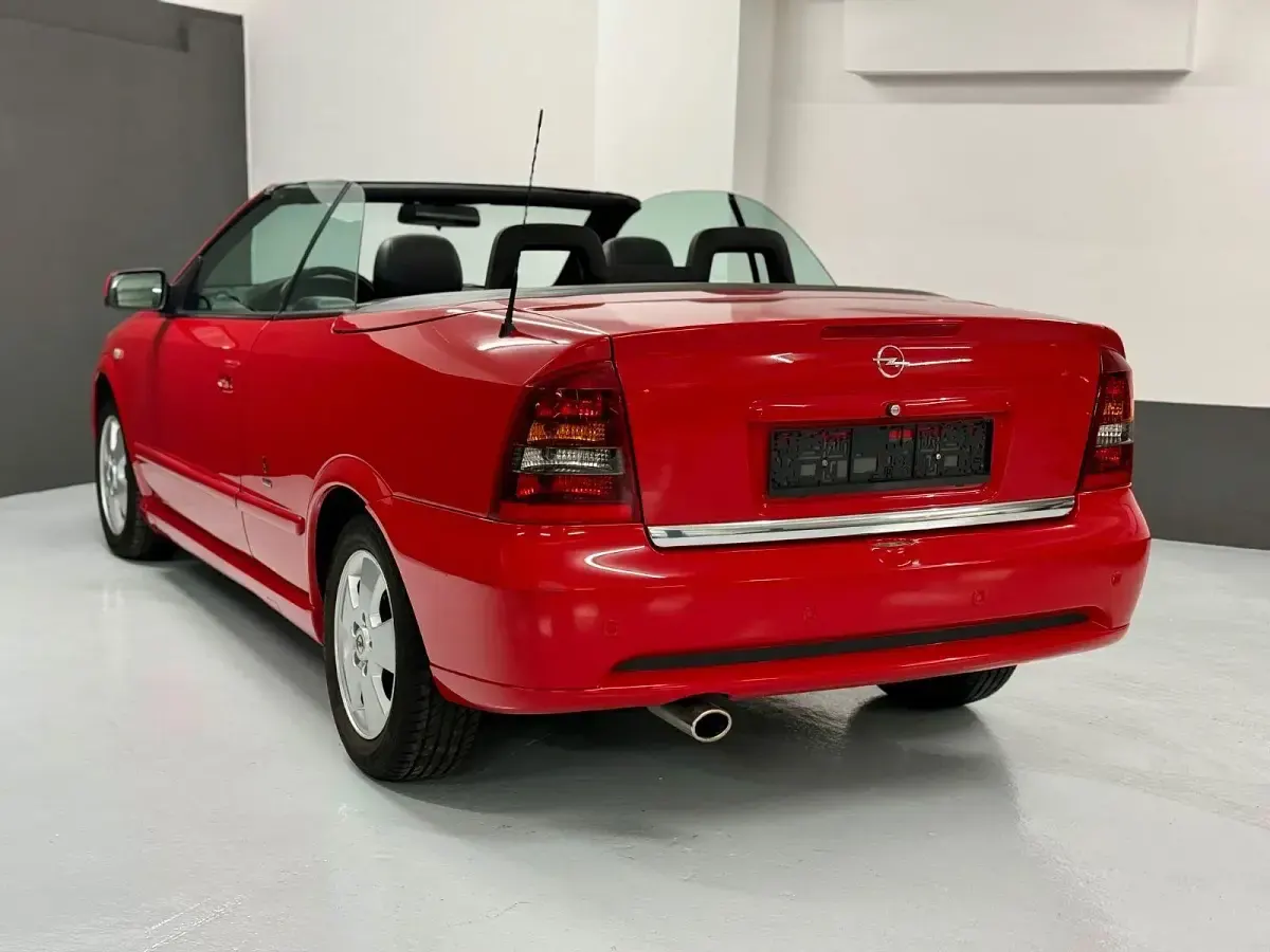 Gebraucht Opel Astra Cabriolet Edition 125 PS (91 kW) 2002 Rot Cabrio
