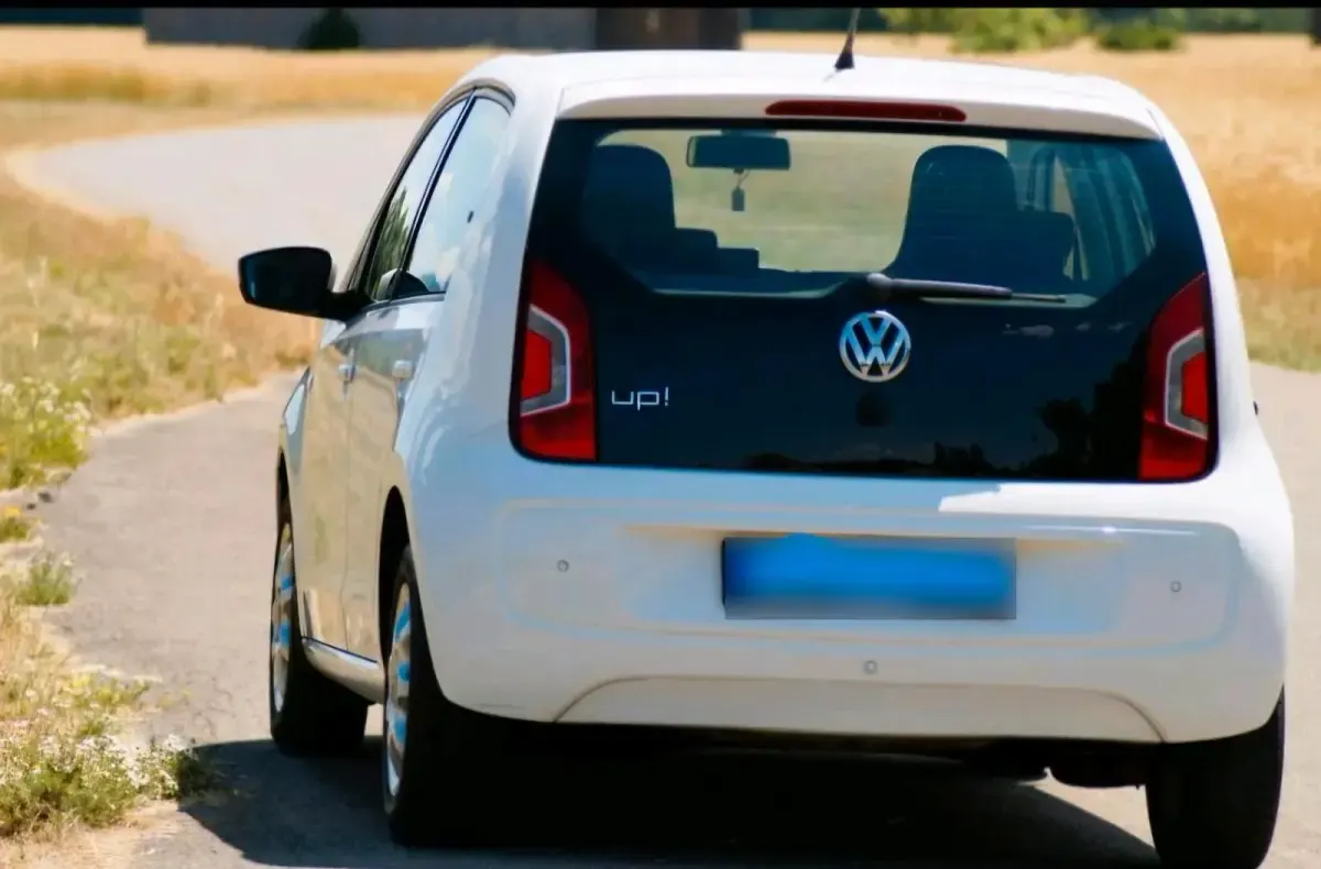 Gebraucht VW up! 75 PS (55 kW) 2014 Weiß Kleinwagen