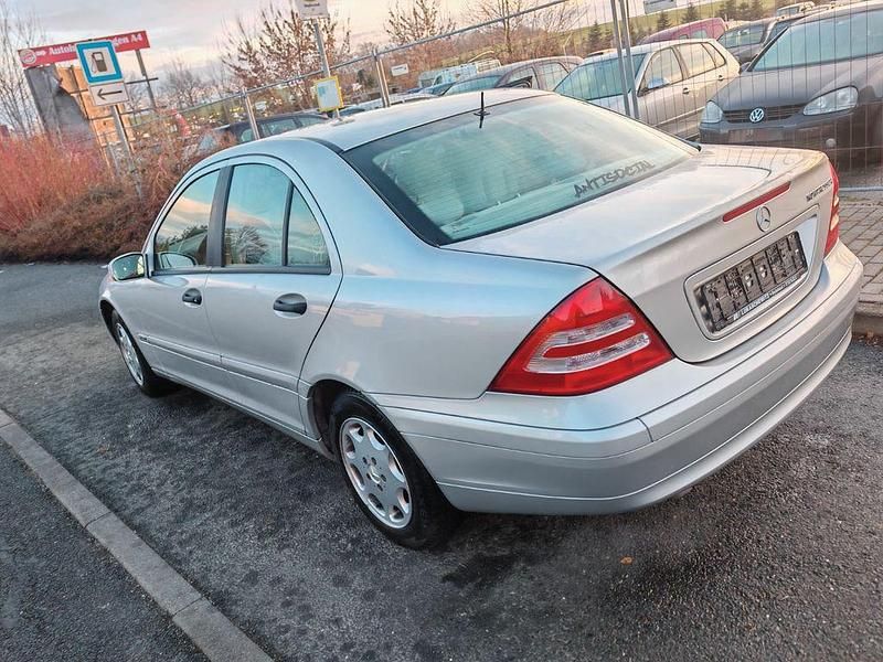 Gebraucht Mercedes C180 Classic 143 PS (105 kW) 2004 Silber Limousine