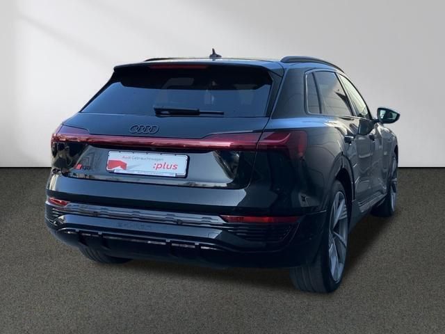 Gebraucht Audi Q8 e-tron S-Line 300 kW (408 PS) 2023 Mythosschwarz metallic SUV