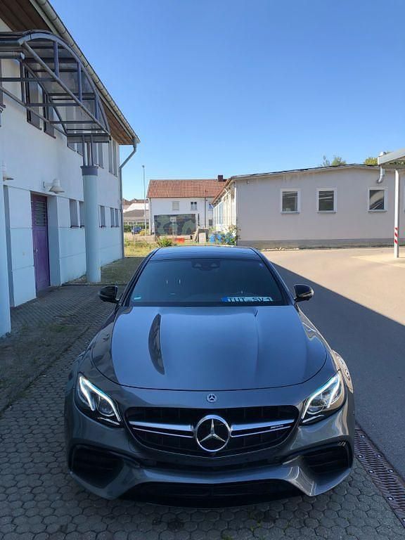 Gebraucht Mercedes E63S AMG AMG 612 PS (450 kW) 2018 Grau Limousine