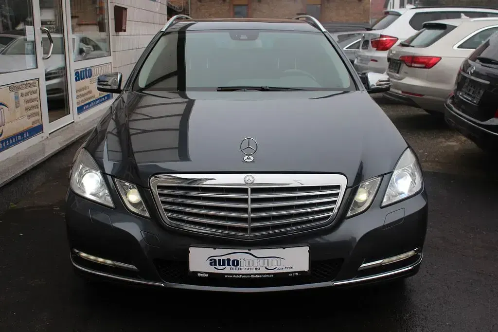 Second-hand Mercedes E250 204 CP (150 kW) 2011 Gri Berlinǎ