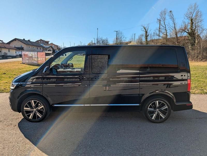 Gebraucht VW Multivan 150 PS (110 kW) 2021 Schwarz Van
