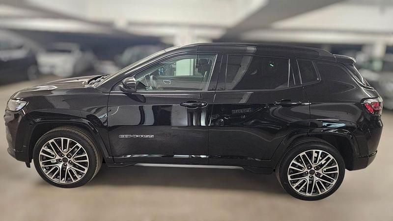 Neu Jeep Compass Summit 131 PS (96 kW) 2025 Solid black SUV