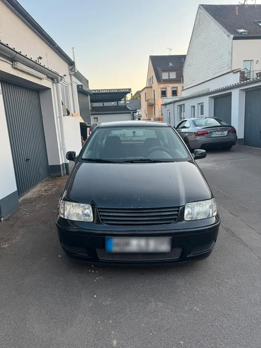 Gebraucht VW Polo 60 PS (44 kW) 2001 Schwarz Kleinwagen