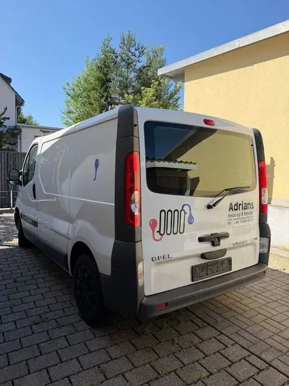 Gebraucht Opel Vivaro 120 PS (88 kW) 2008 Weiß Van / Kleinbus