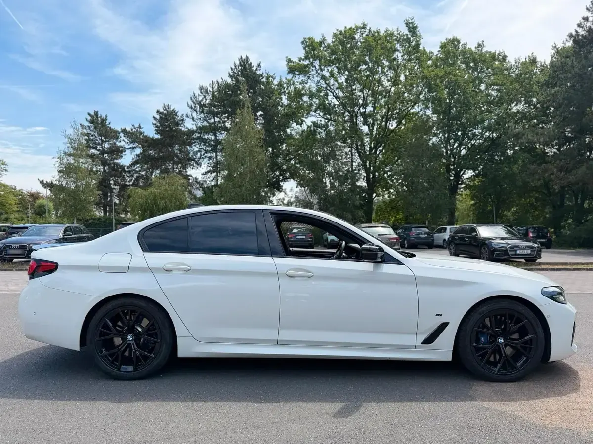 Gebraucht BMW 530 M Sport 286 PS (210 kW) 2020 Weiß Limousine