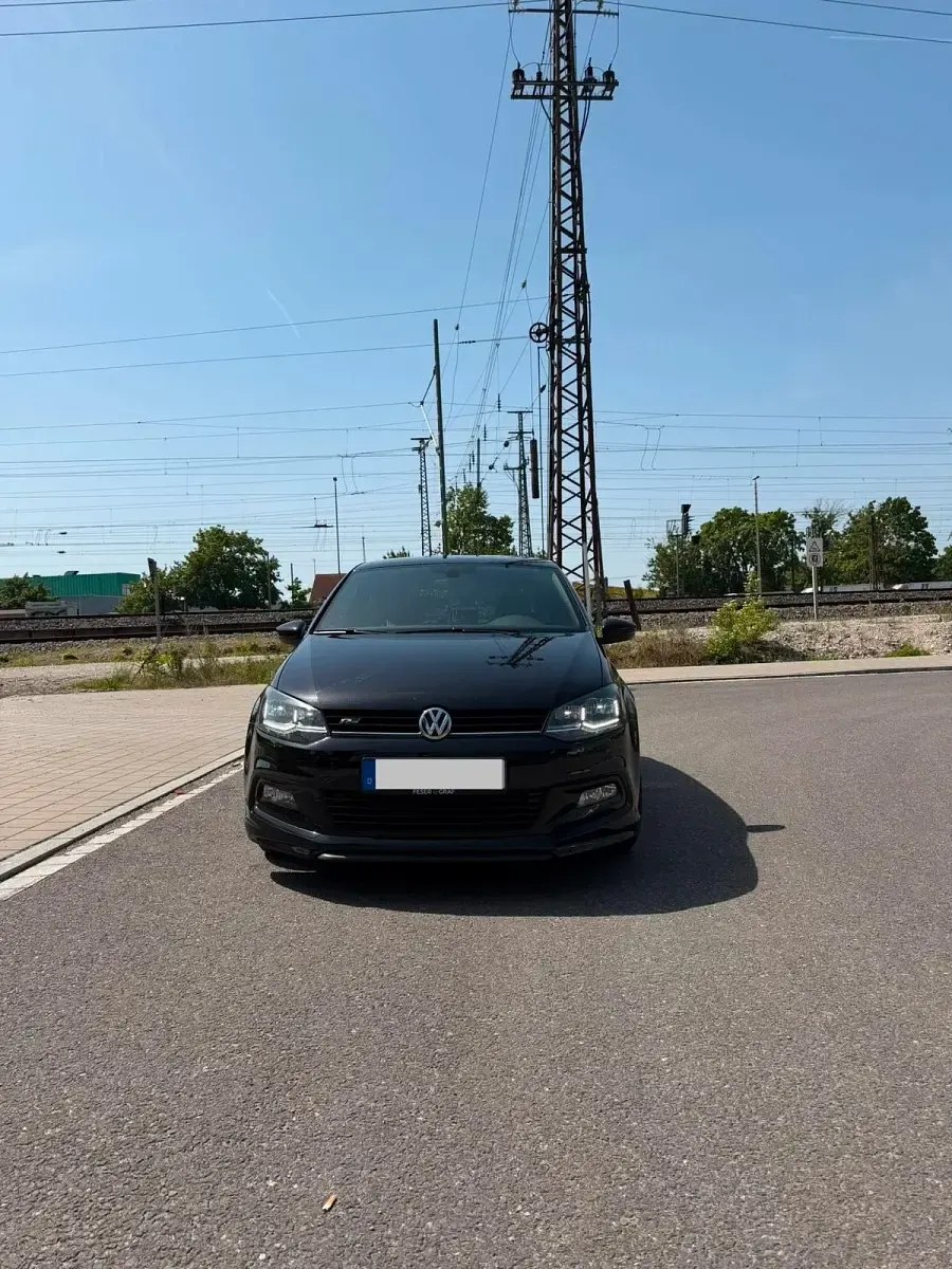 Używany VW Polo 105 KM (77 kW) 2017 Czarny Sedan/Limuzyna