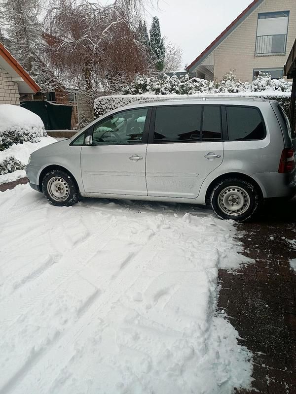 Silber Gebraucht 2005 VW Touran Van / Kleinbus | 5.700 € - Bild 1/4
