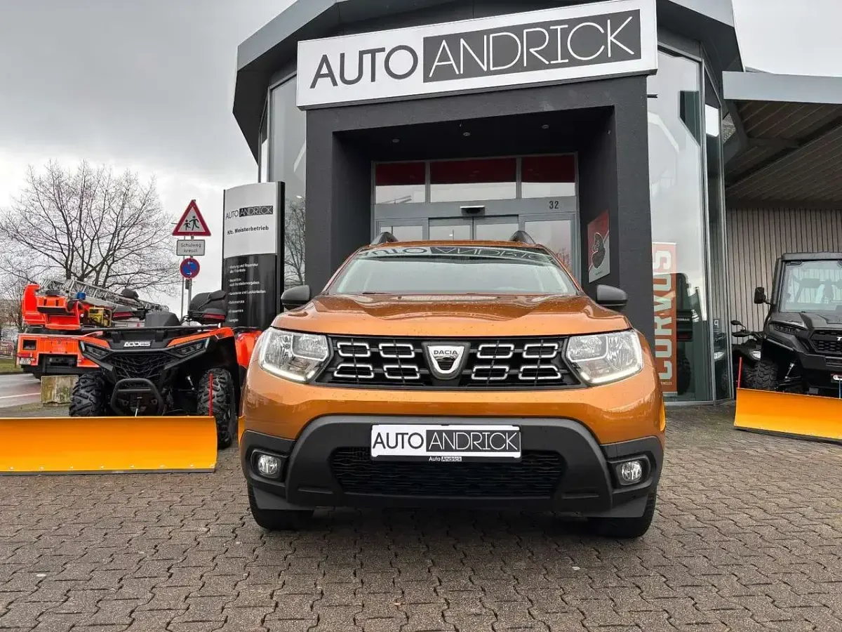 Używany Dacia Duster Comfort 101 KM (74 kW) 2020 Pomarańczowy SUV