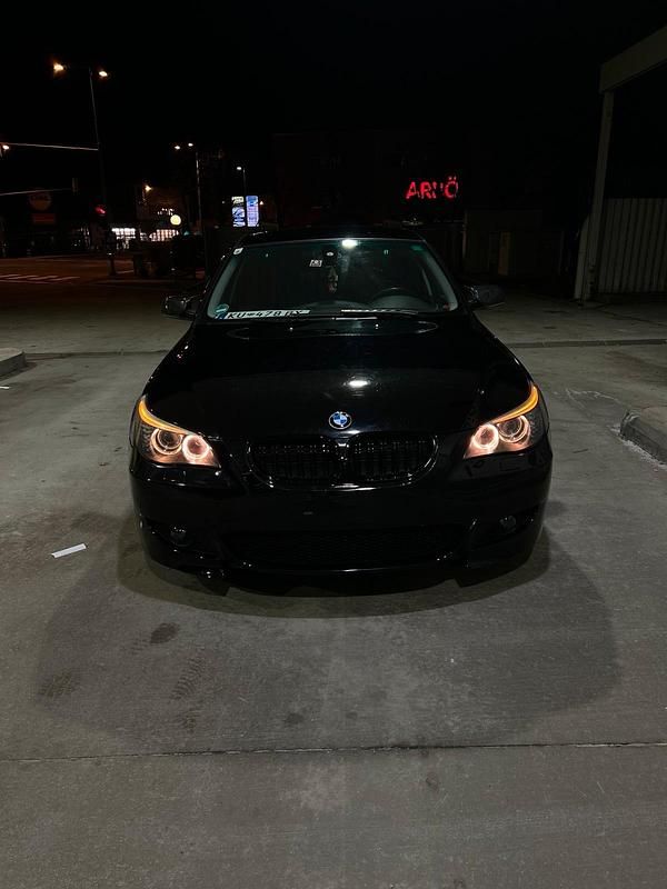 Gebraucht BMW 525 270 PS (198 kW) 2008 Schwarz Limousine